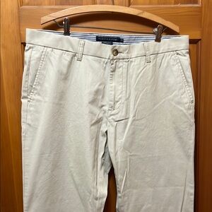 NWT Tommy Hilfiger Tan Chino Pants Versatile Style